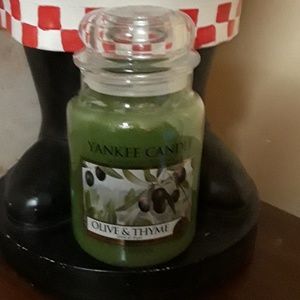 22oz Yankee Candle Olive + Thyme
